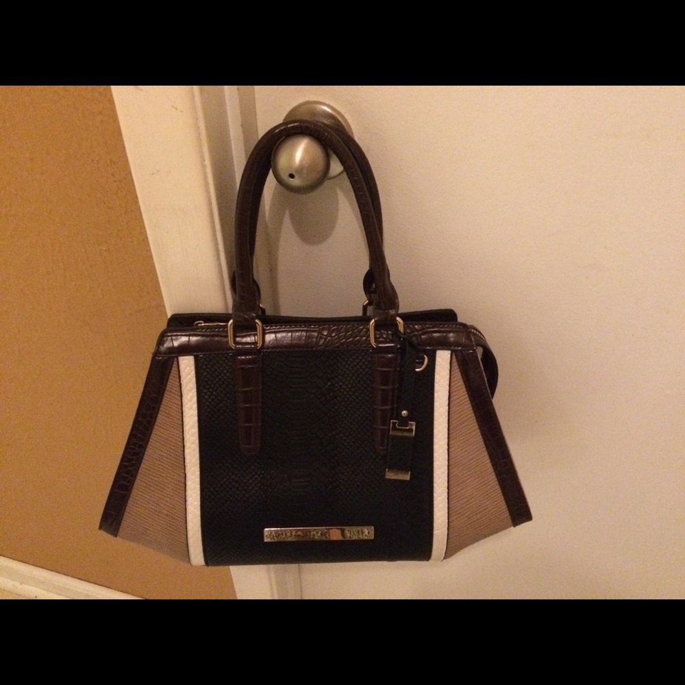 BARELY USED PURSE
